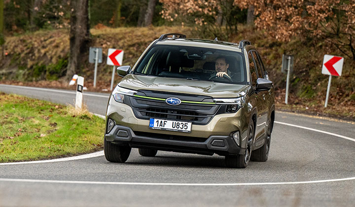 <sg-lang1>Pevná platforma SGP a bohatě dimenzovaný podvozek</sg-lang1><sg-lang2></sg-lang2><sg-lang3></sg-lang3>